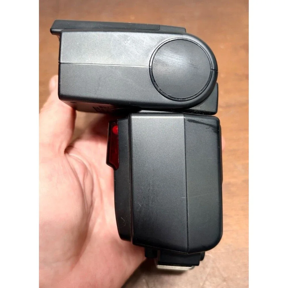 Nikon Autofocus Speedlight SB-600 Flash For DSLR Cameras w/soft case & manual
